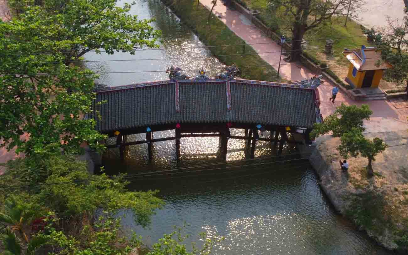 Thanh Toan Bridge Itineraries